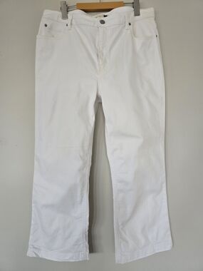 GAP Women’s White Denim Capris. Size 16.